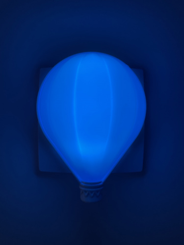 Ночник - светильник светодиодный ЭРА NN-607-LS-BU в розетку с датчиком освещенности синий фото 3