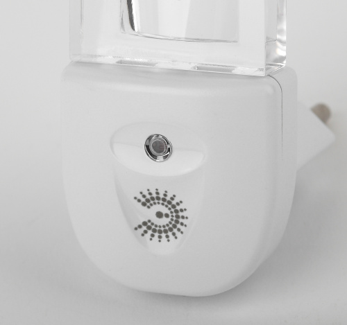 Ночник - светильник светодиодный ЭРА NN-618-LS-W в розетку с датчиком освещенности белый фото 3